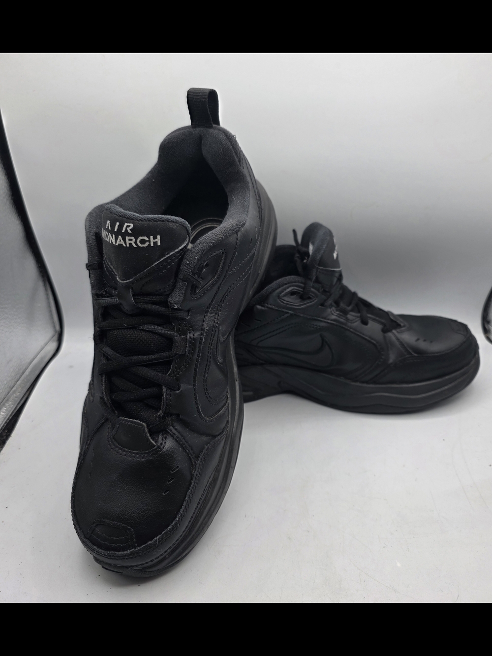 Nike Air Monarch Mens Size 10.5 Black Leather Athletic Training Shoes 415445-001